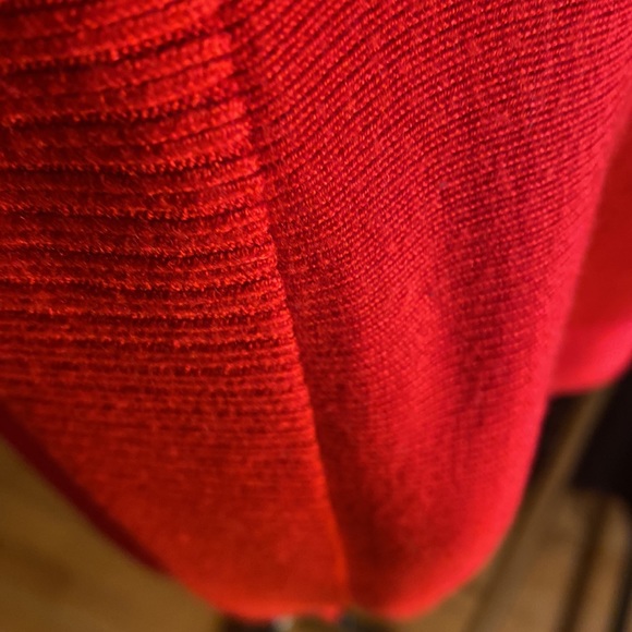 RED EXPRESS TOP - Picture 5 of 5